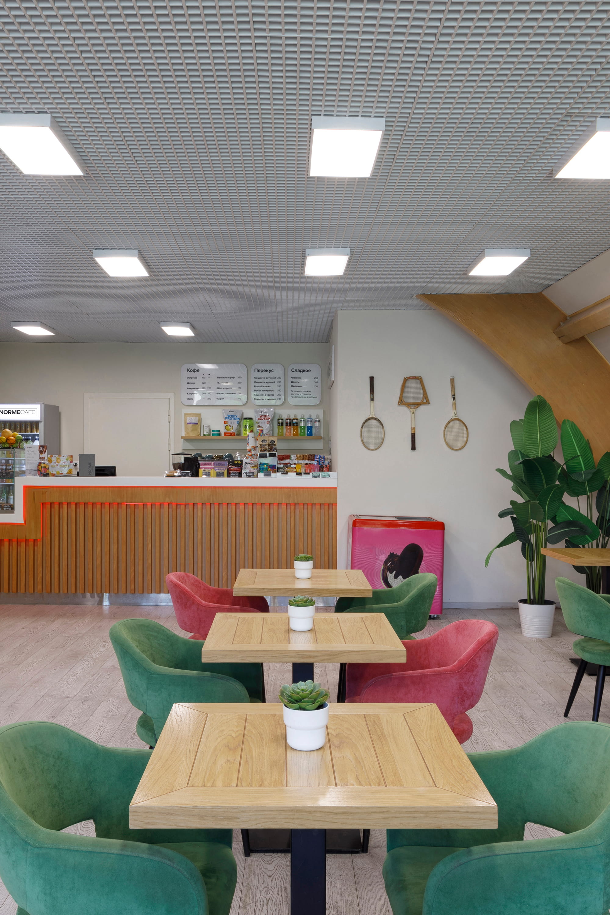 Посадка Norme Cafe Сокольники у барной стойки