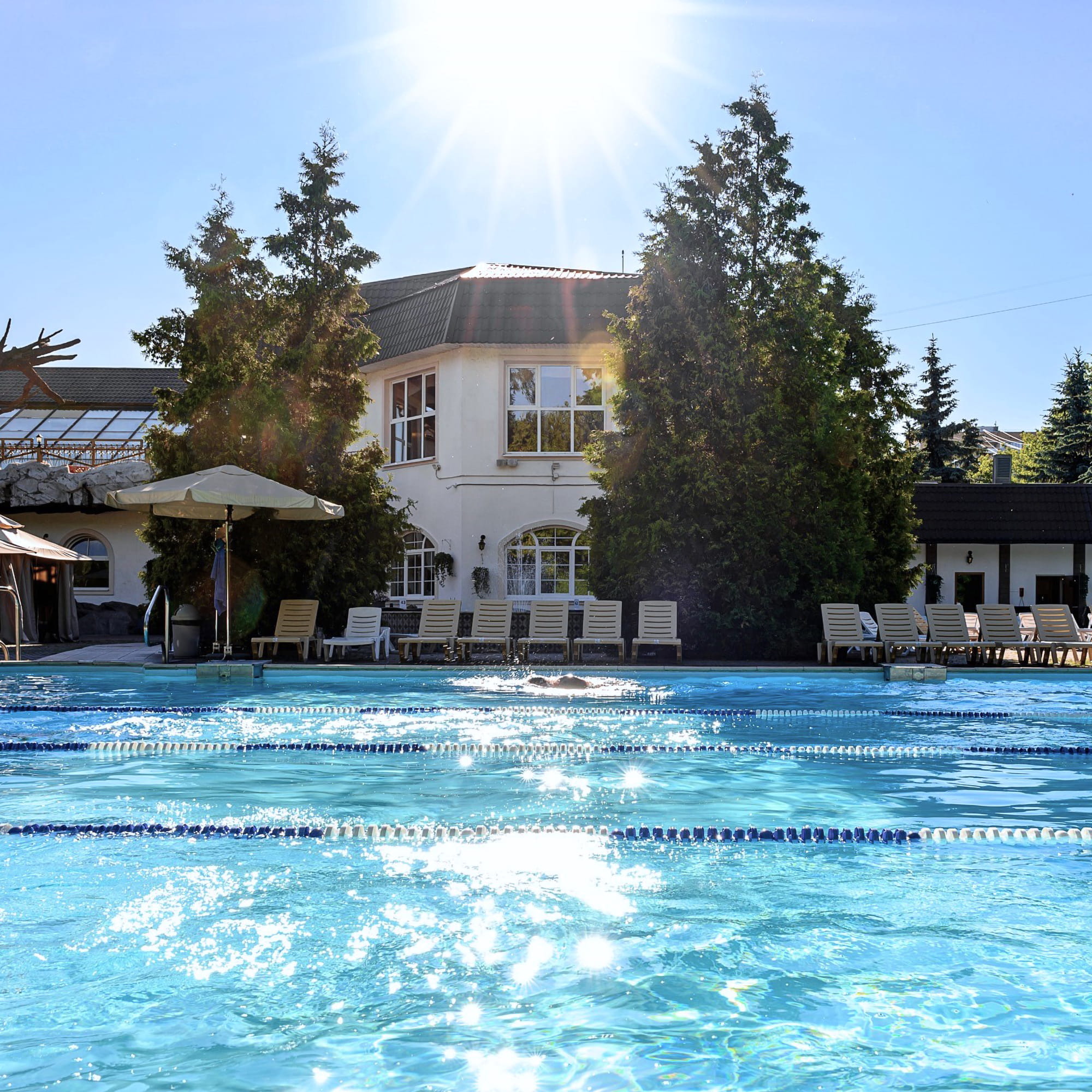 Открытый бассейн Vitasport Wellness Club